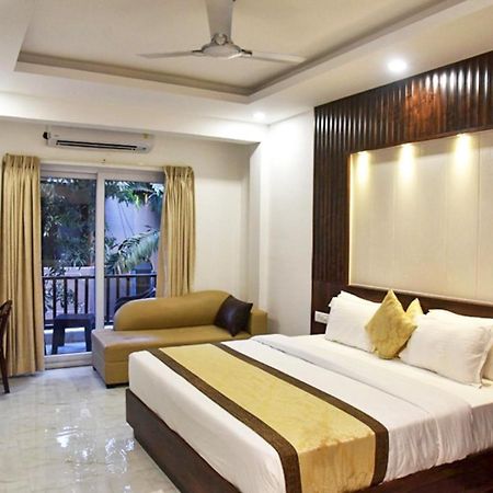 De Falcon Goa Beach Resort Candolim Exteriör bild