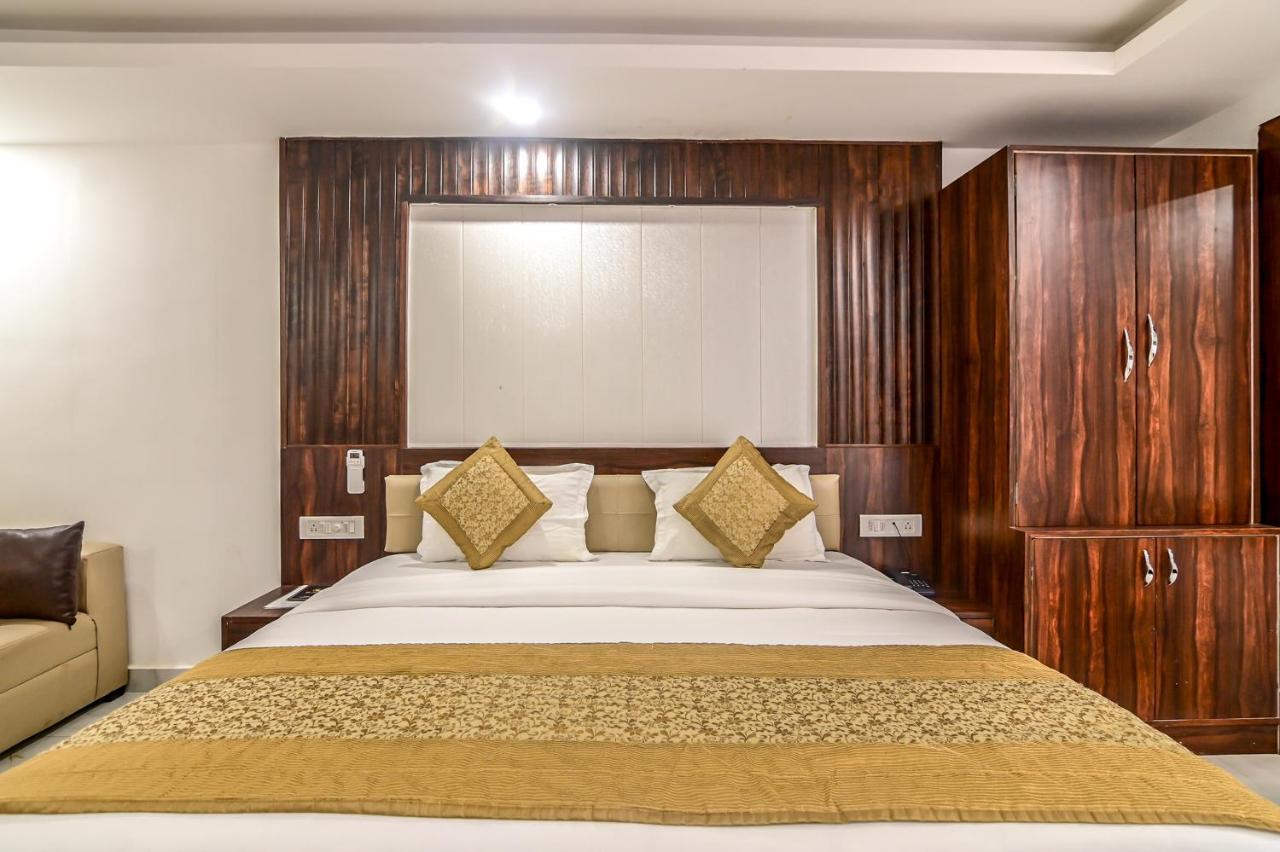 De Falcon Goa Beach Resort Candolim Exteriör bild