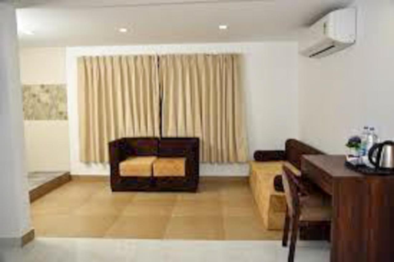 De Falcon Goa Beach Resort Candolim Exteriör bild