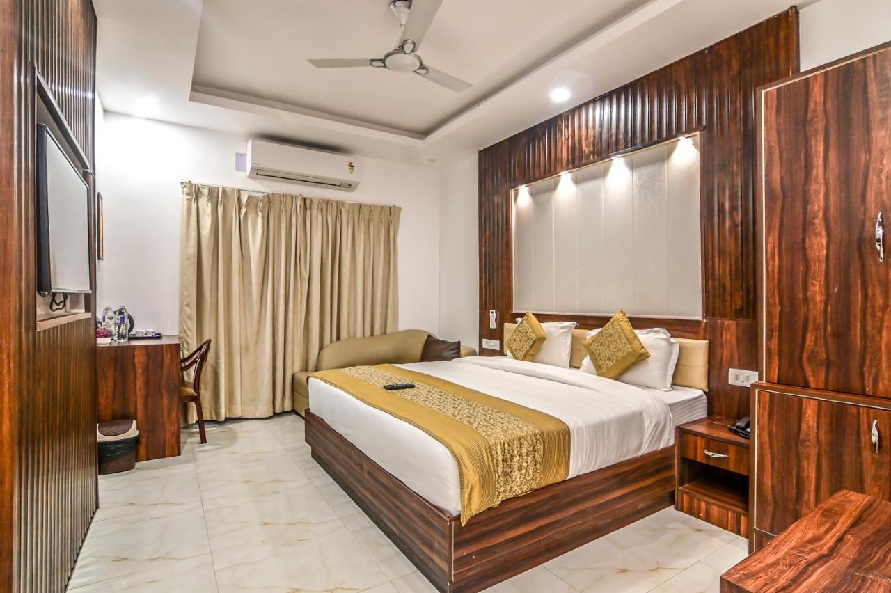 De Falcon Goa Beach Resort Candolim Exteriör bild