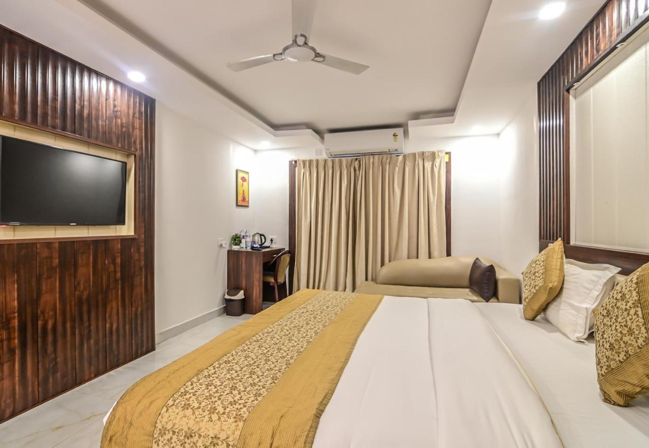 De Falcon Goa Beach Resort Candolim Exteriör bild